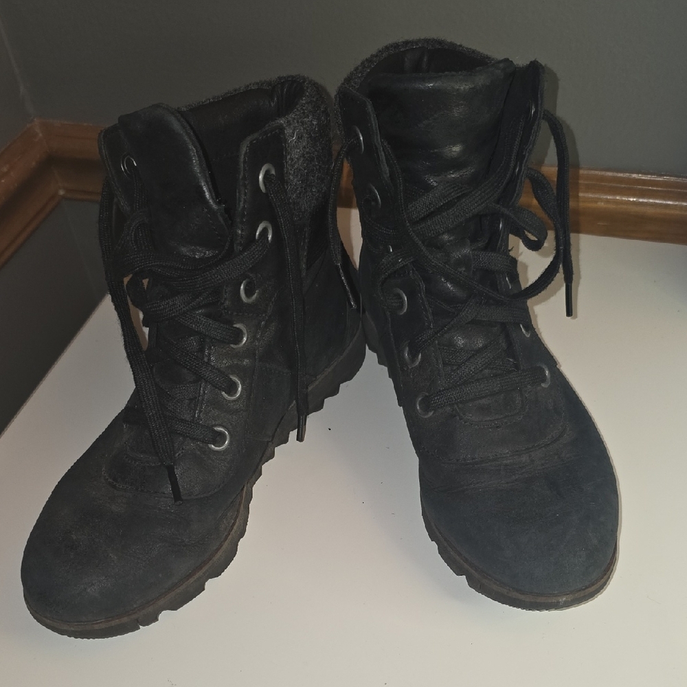 Sorel Black Lace Up Boots